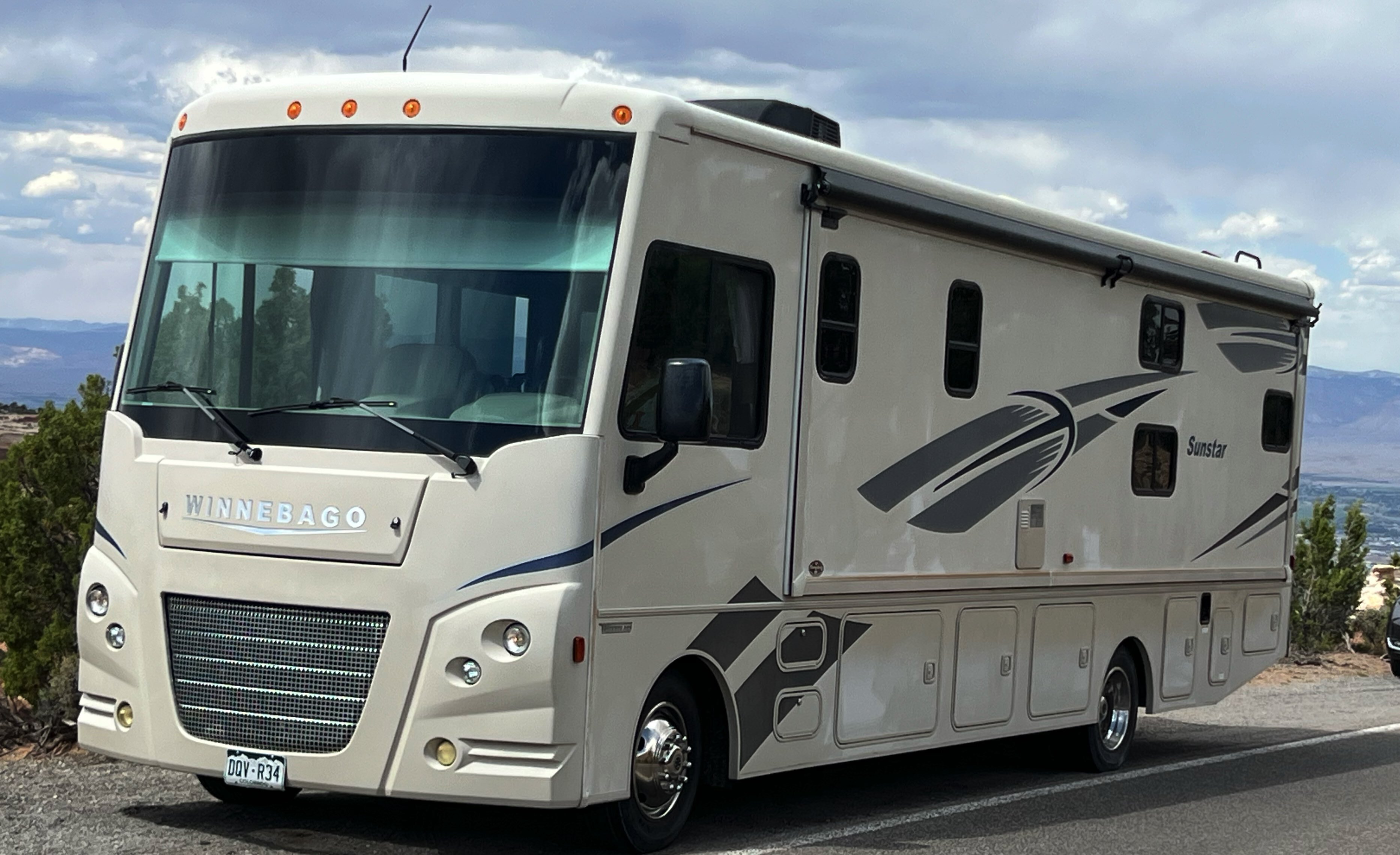 2017 Winnebago SUNSTAR 37G RV