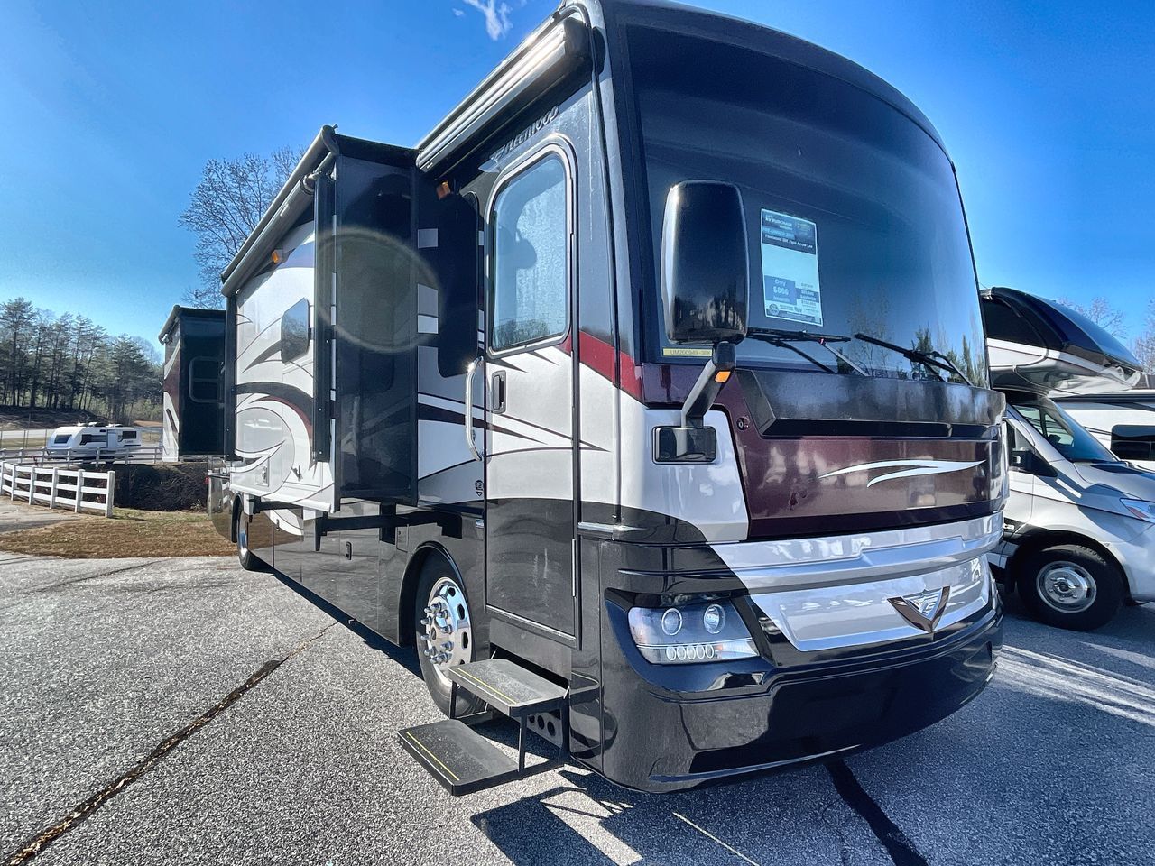 2017 Fleetwood Pace Arrow LXE 38K in claremont NC