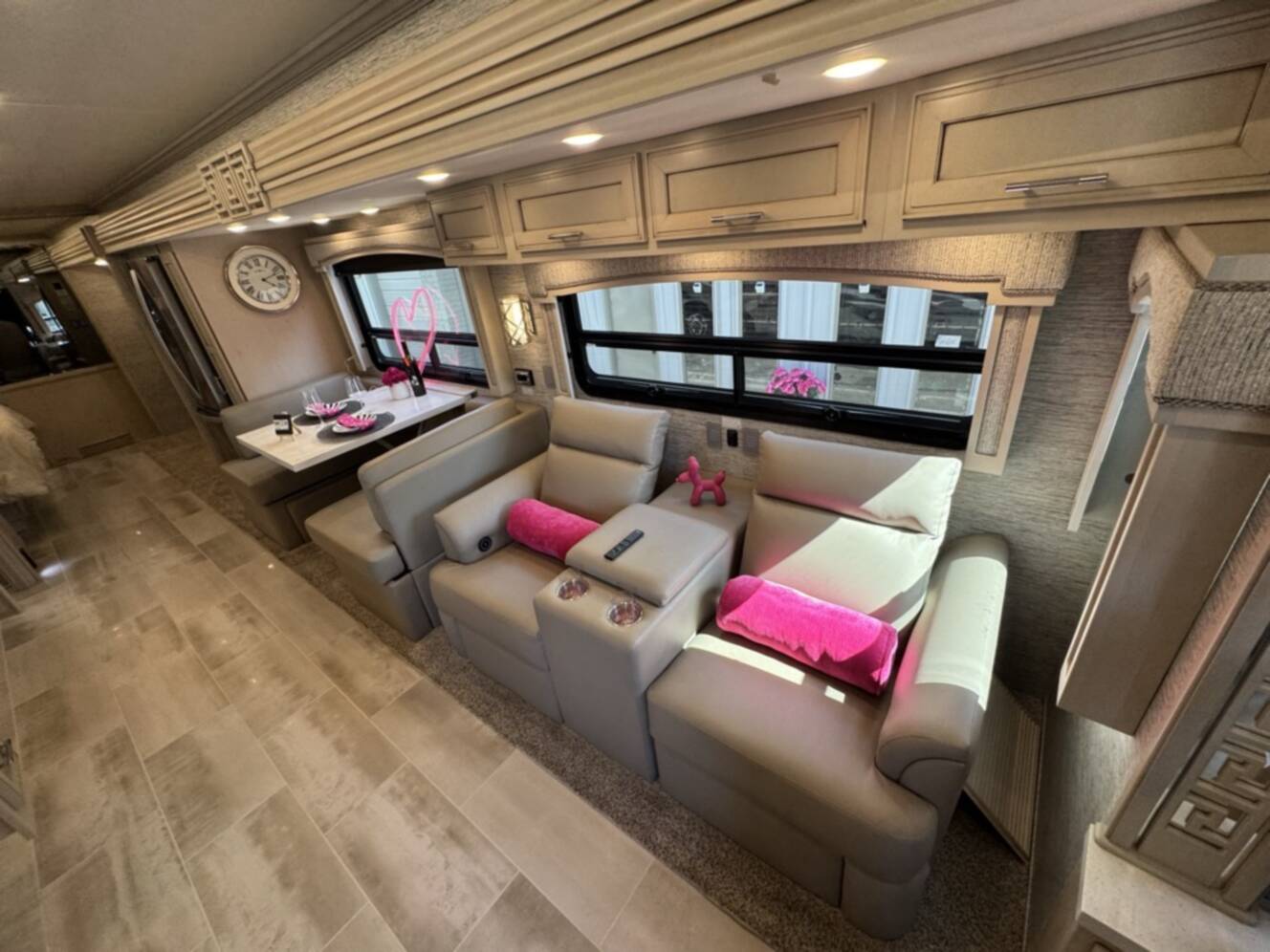 A photo of this 2022 Newmar VENTANA 4037