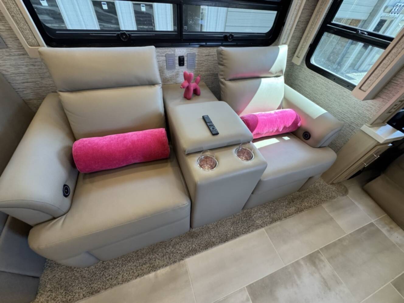 A photo of this 2022 Newmar VENTANA 4037