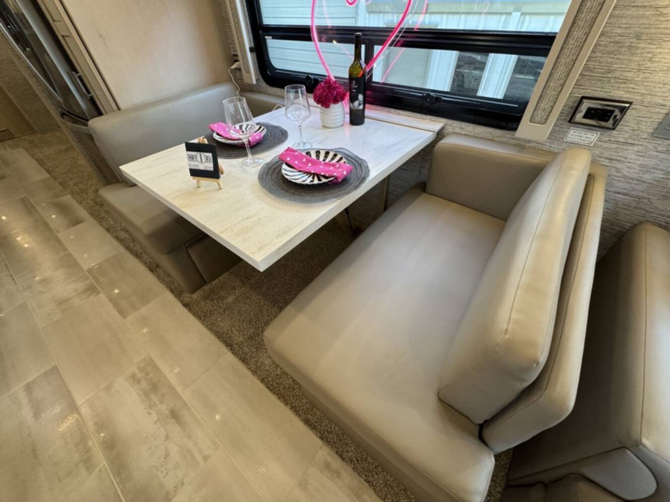 A photo of this 2022 Newmar VENTANA 4037