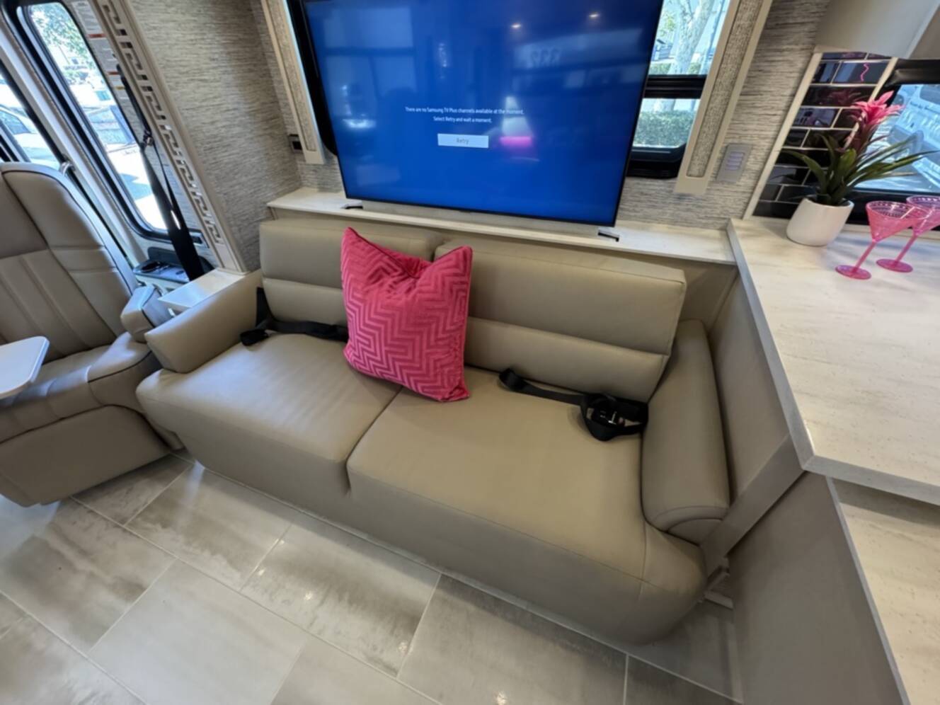 A photo of this 2022 Newmar VENTANA 4037