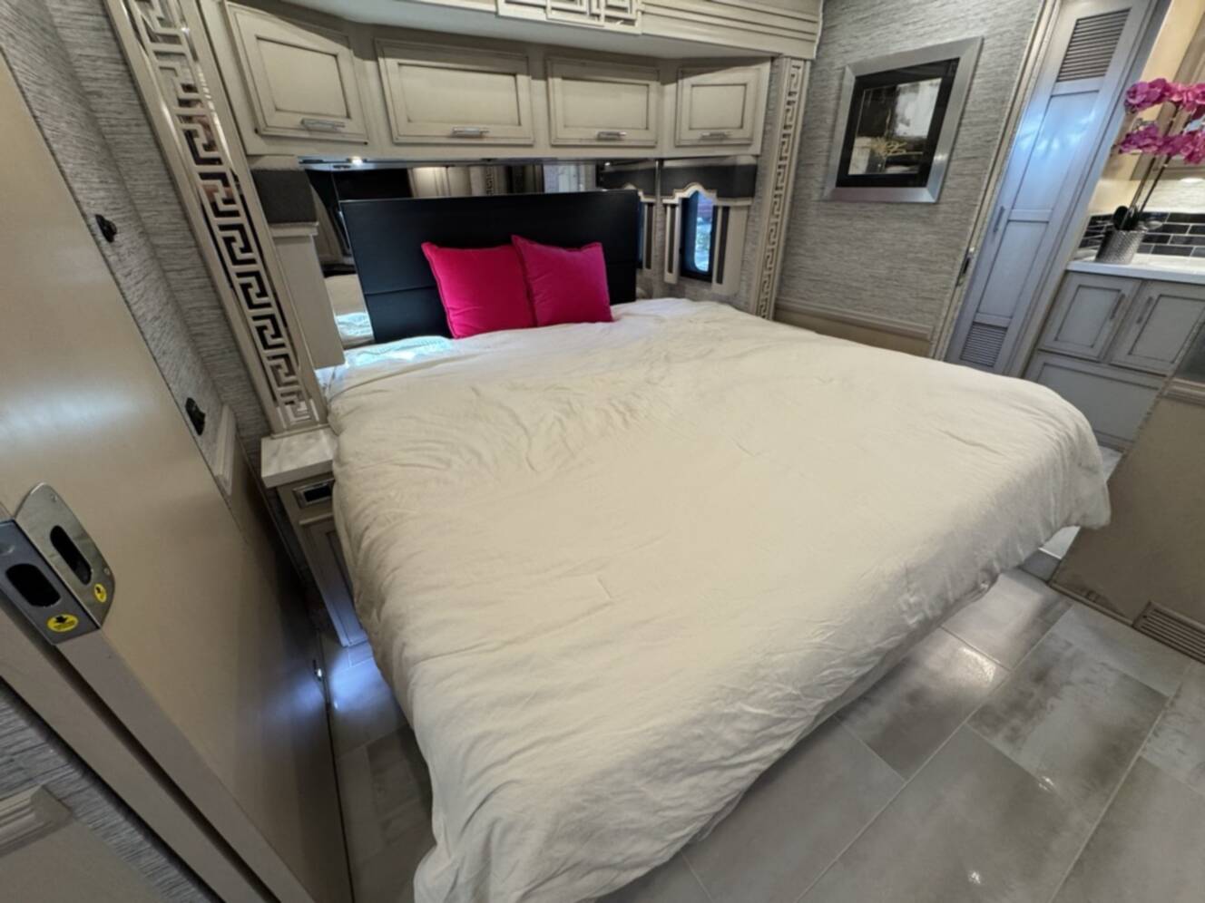 A photo of this 2022 Newmar VENTANA 4037