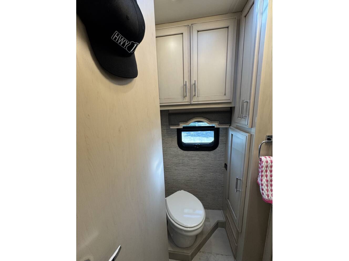 A photo of this 2022 Newmar VENTANA 4037