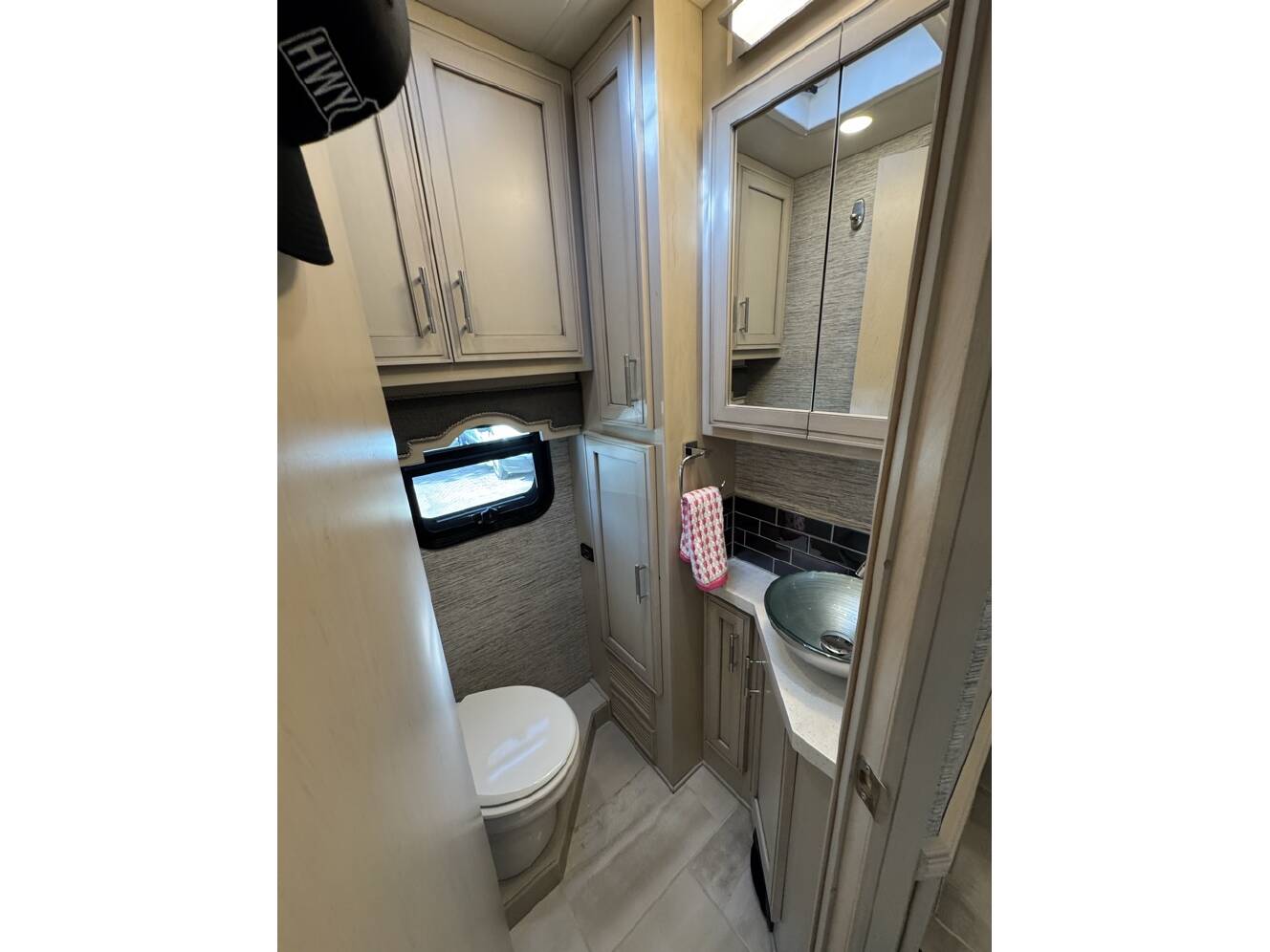 A photo of this 2022 Newmar VENTANA 4037