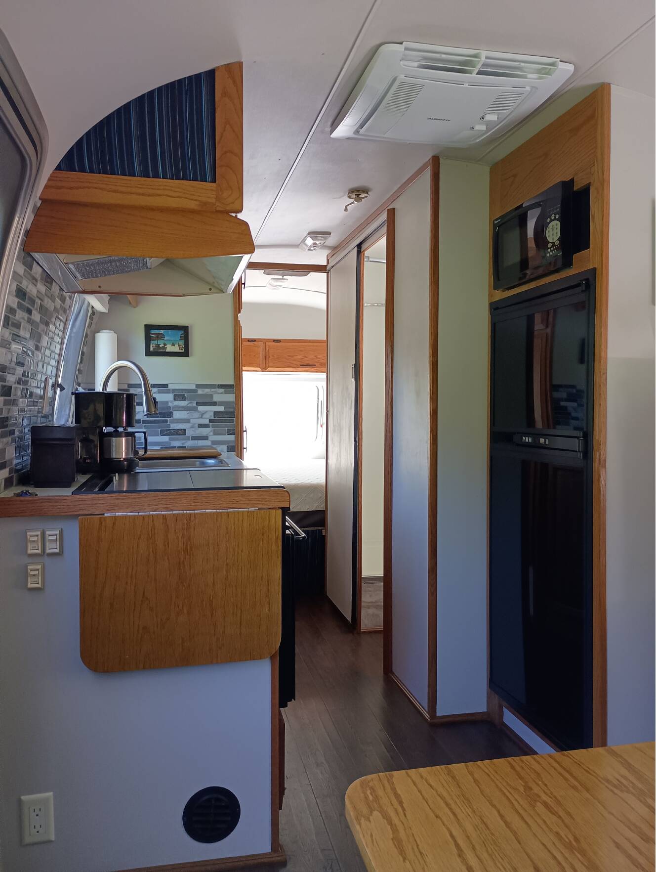 A photo of this 1992 Airstream EXCELLA 25