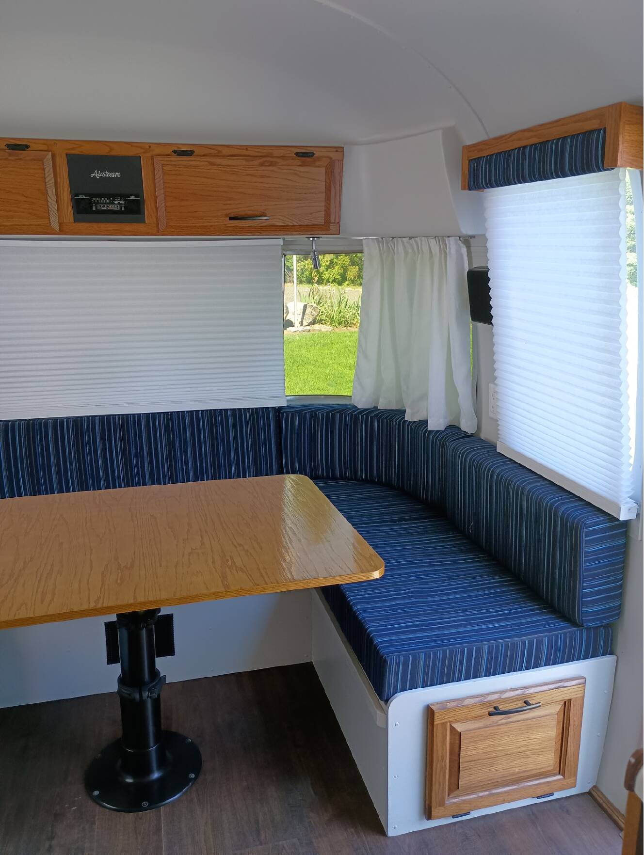 A photo of this 1992 Airstream EXCELLA 25