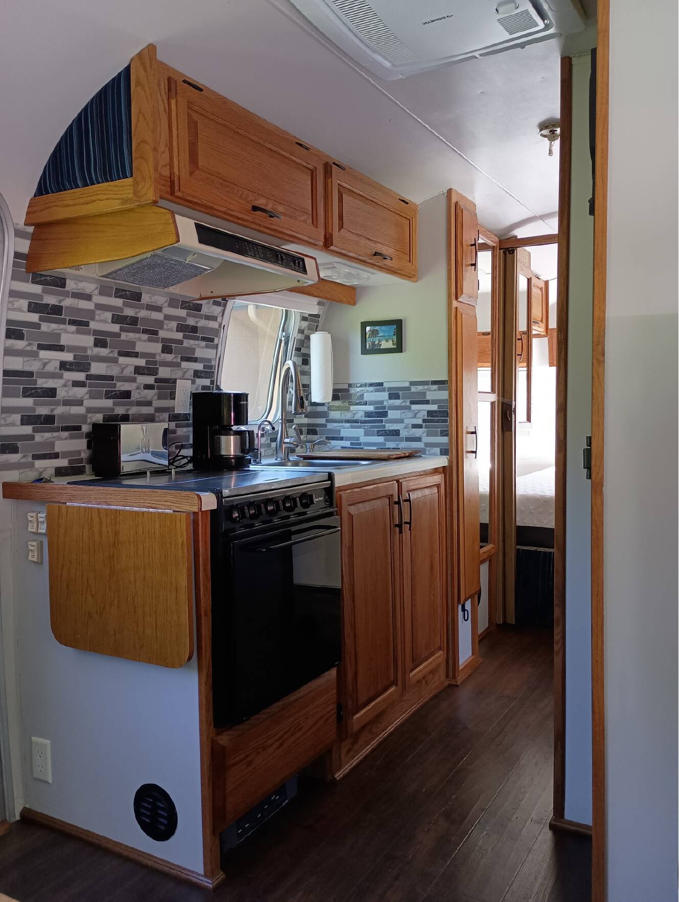 A photo of this 1992 Airstream EXCELLA 25