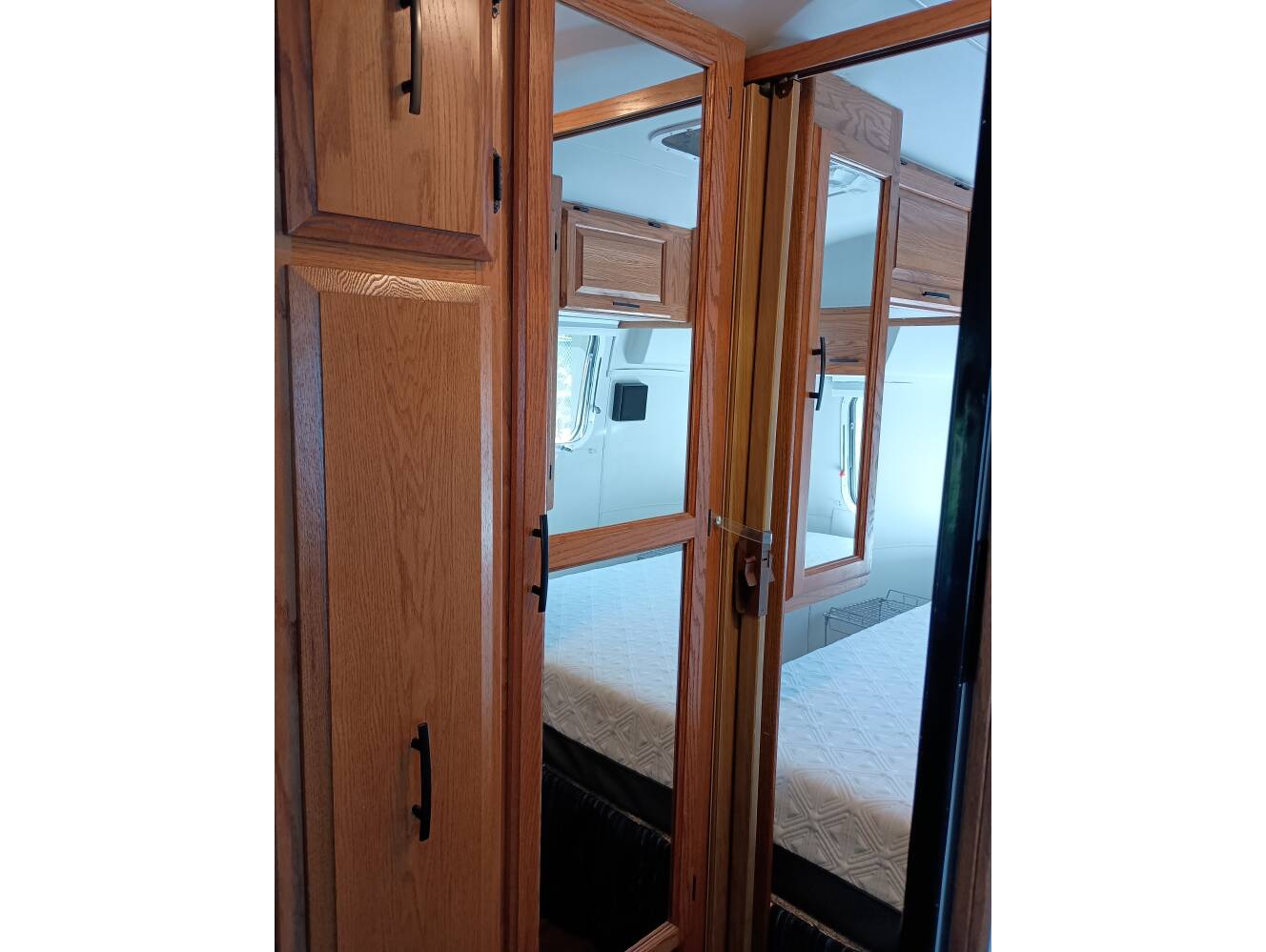 A photo of this 1992 Airstream EXCELLA 25