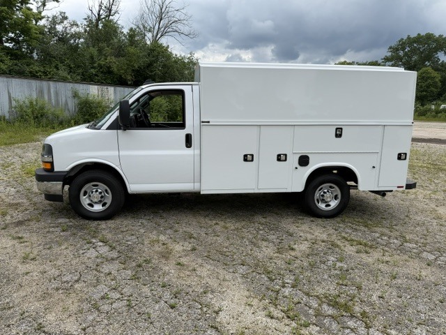 2026 CHEVROLET EXPRESS 3500 in Glen Ellyn, IL