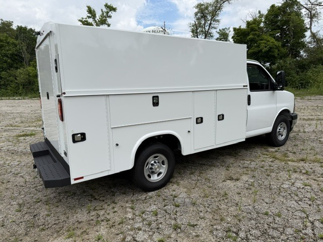 2026 CHEVROLET EXPRESS 3500 in Glen Ellyn, IL