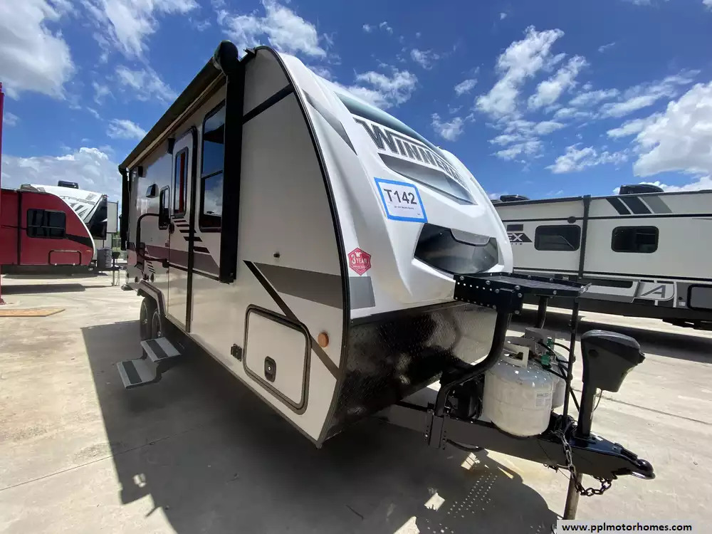 2021 Winnebago Micro Minnie 2108DS in new braunfels TX