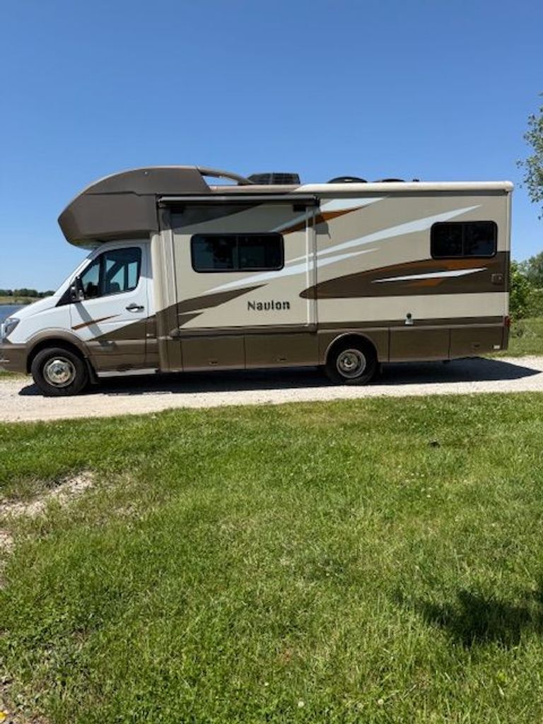 2017 Winnebago Navion 24G in louisburg KS