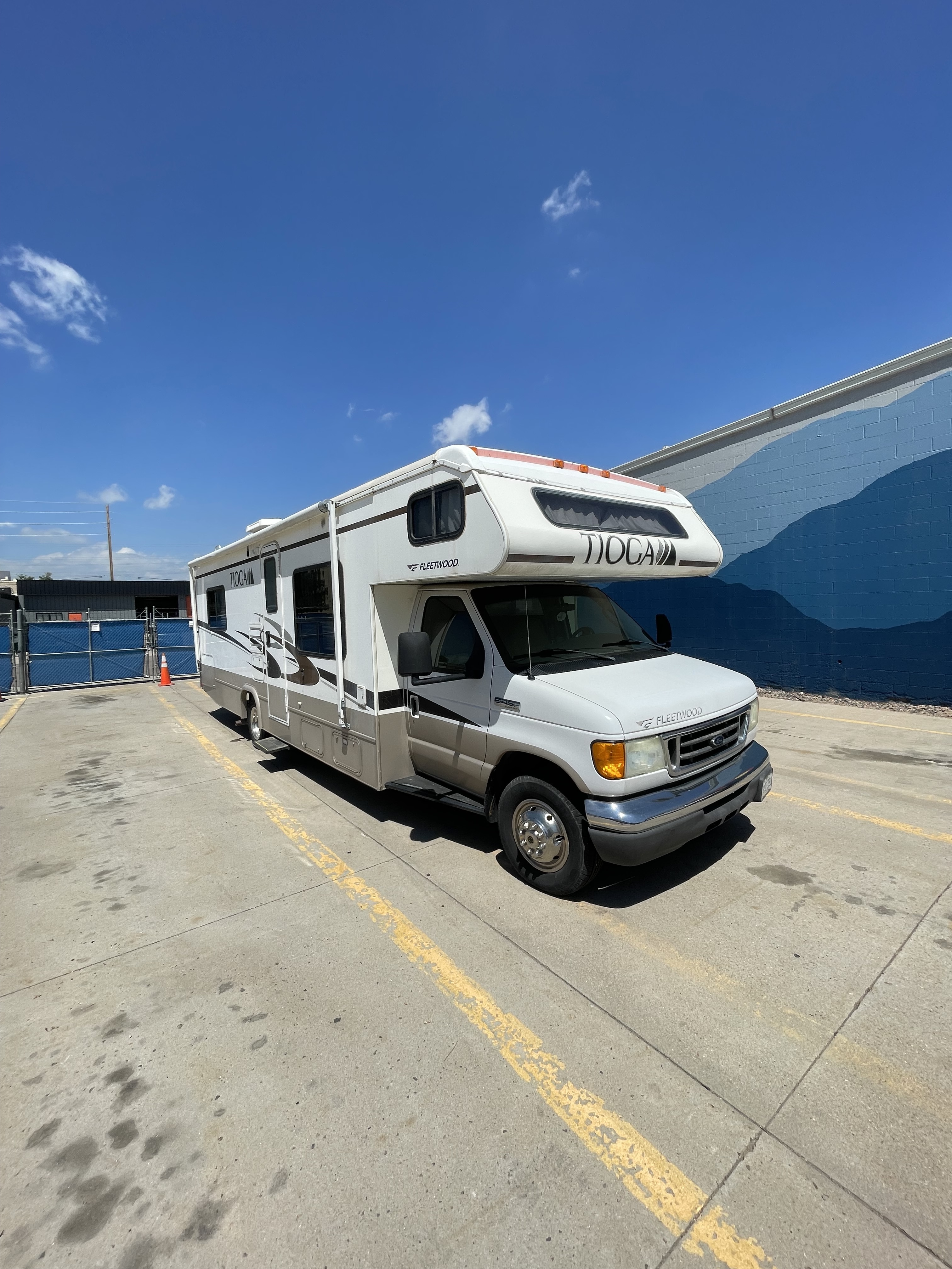 2006 Fleetwood TIOGA 29V in denver CO