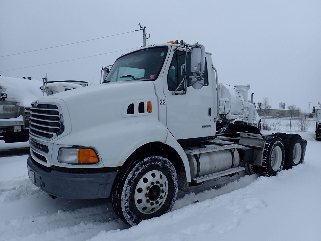 2004 STERLING A9500 in Rice, MN