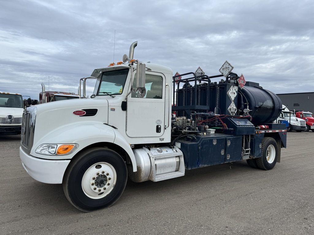 2014 PETERBILT 337 in Rice, MN