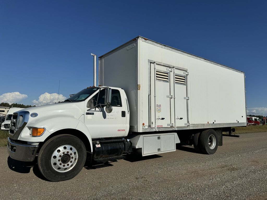 2012 FORD F750 in Rice, MN