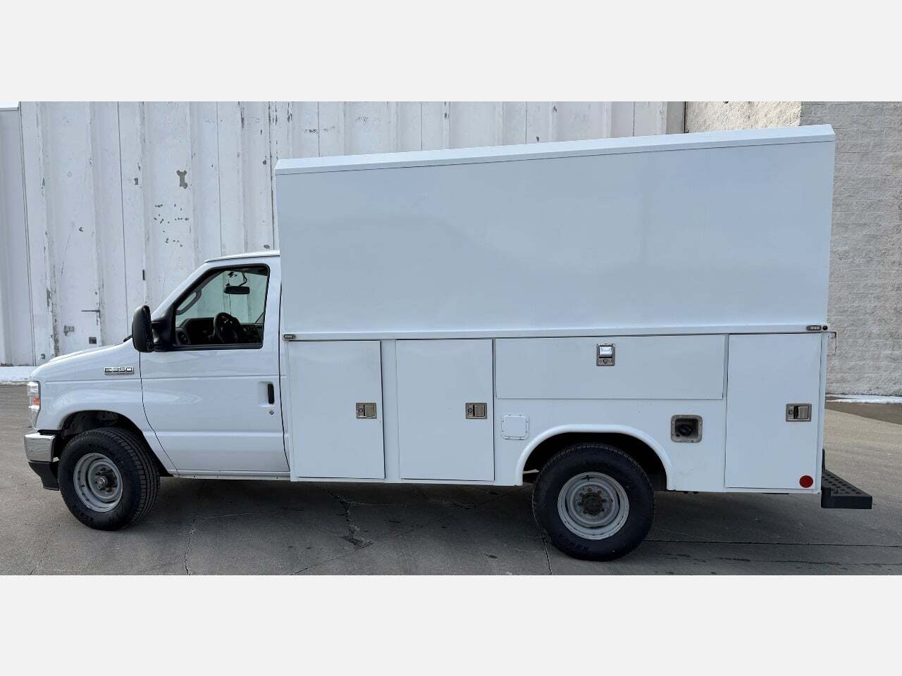 2022 FORD E350 Reading in Detroit, MI
