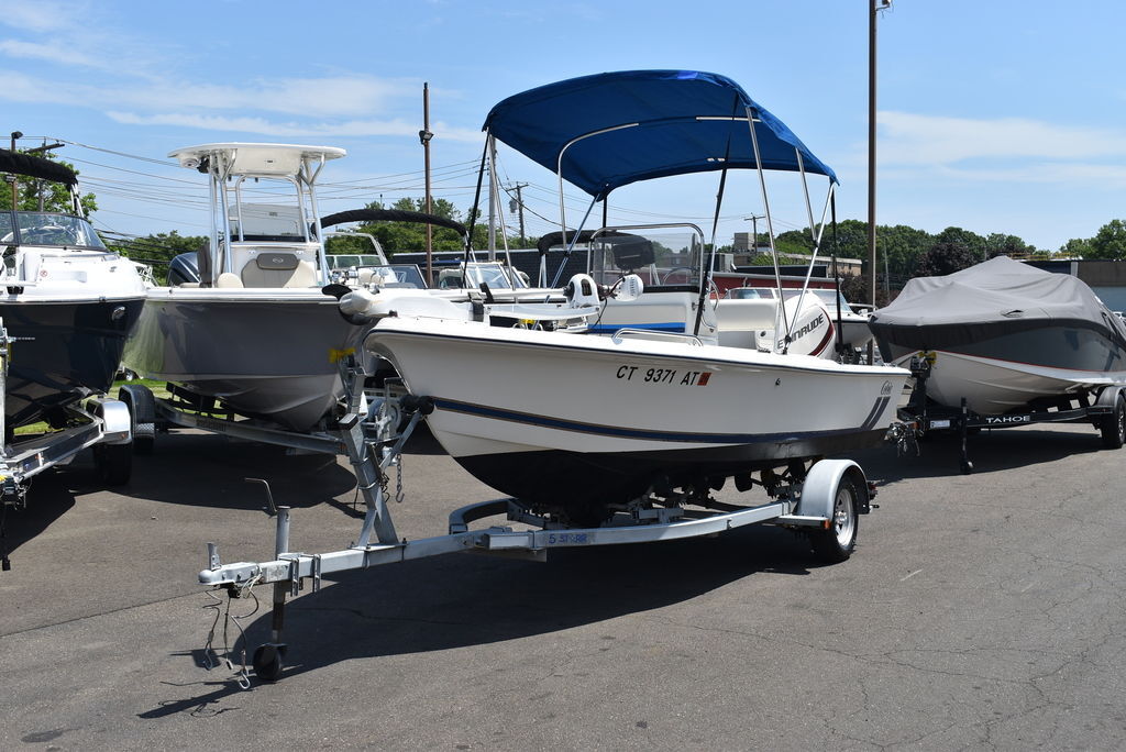 1998 Cobia Boats 174 CC in east haven CT
