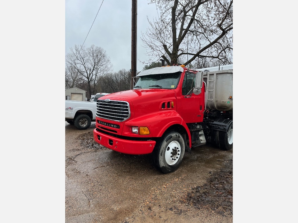 2004 STERLING 9400I WET KIT DOT in Minneapolis, MN