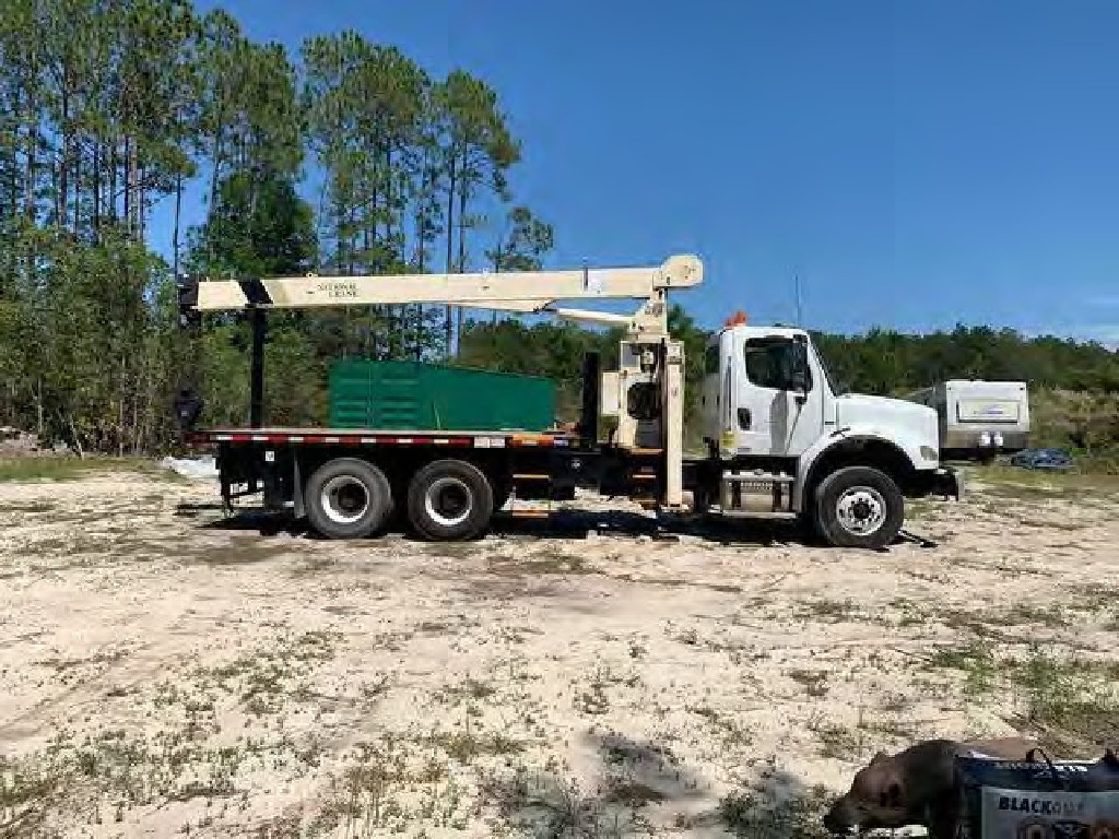 2010 FREIGHTLINER M2 in Sarasota, FL