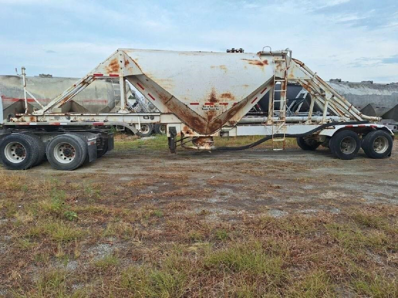 1981 FRUEHAUF 510 CFT in Dallas, TX