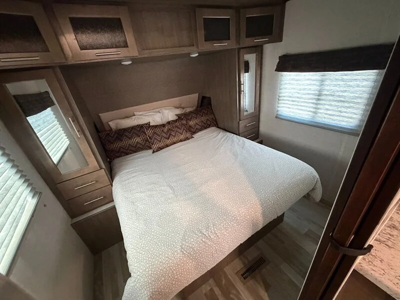 2018 Forest River 287BHSS Surveyor