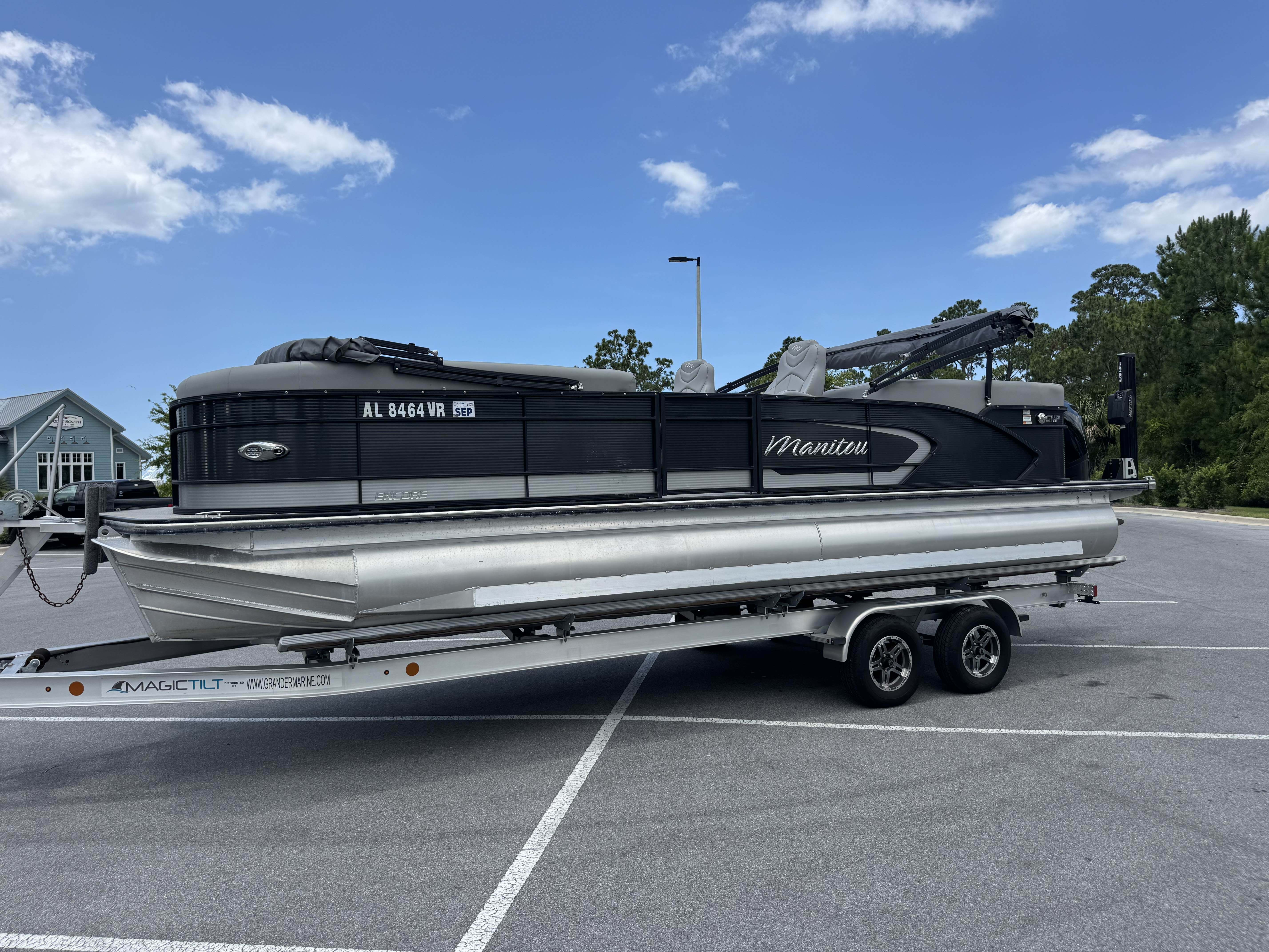 2022 Manitou 25 Encore STERN LOUNGER (SL) in orange beach AL