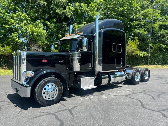 2022 PETERBILT 389 in Charlotte, NC