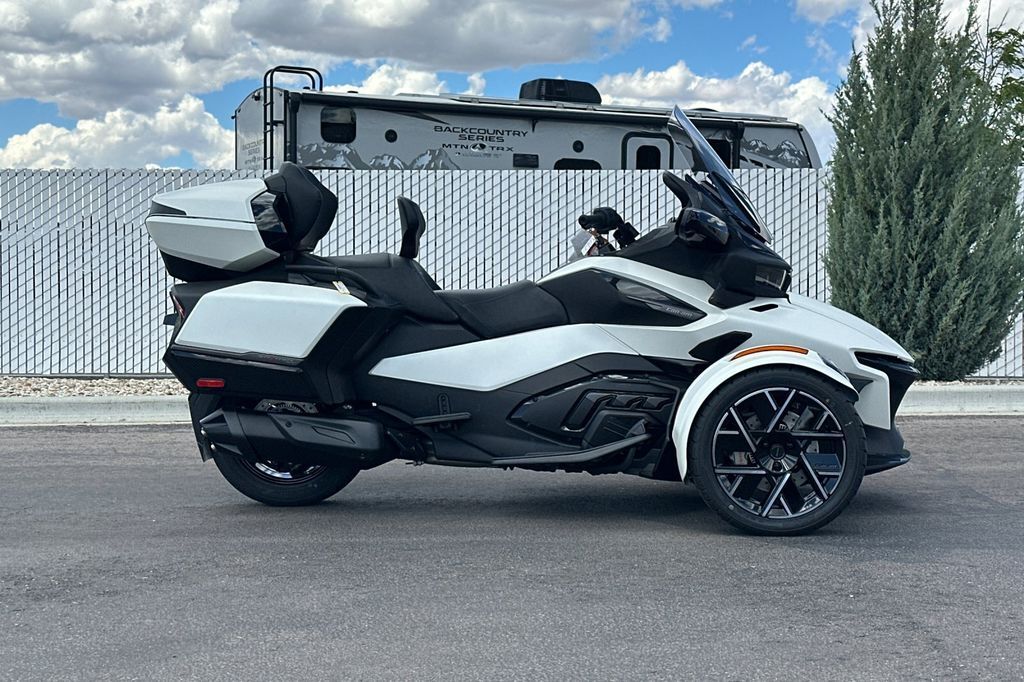 2026 Can-Am RD SPYDER RT STS 1330 SE6 WH SE 26 Base BASE in Boise, ID