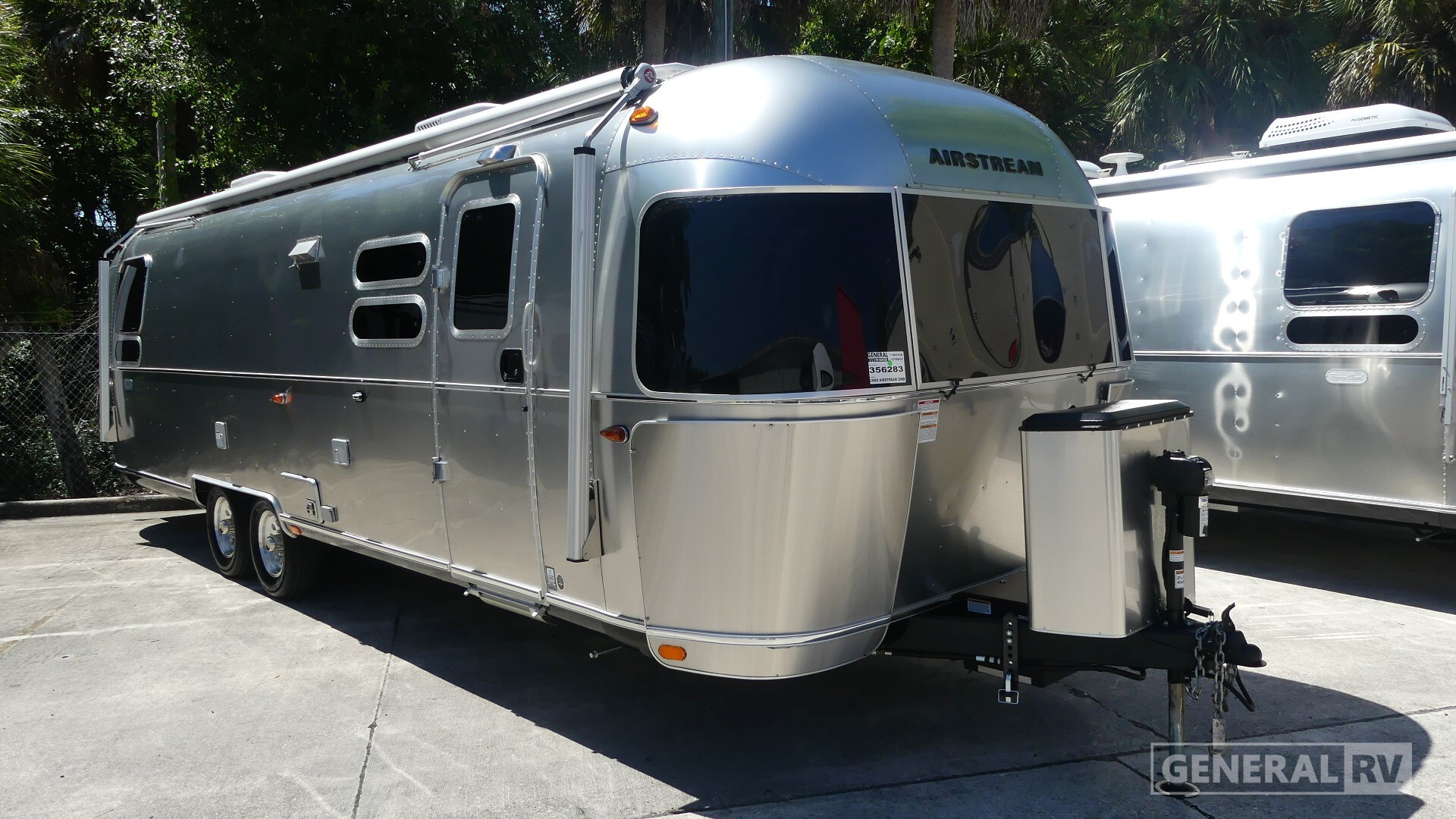 2025 Airstream GLOBETROTTER 30RB in fort meyers FL