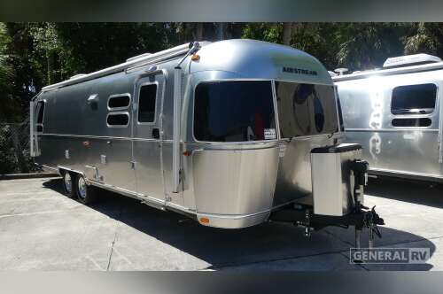 2025 Airstream GLOBETROTTER 30RB in fort meyers FL