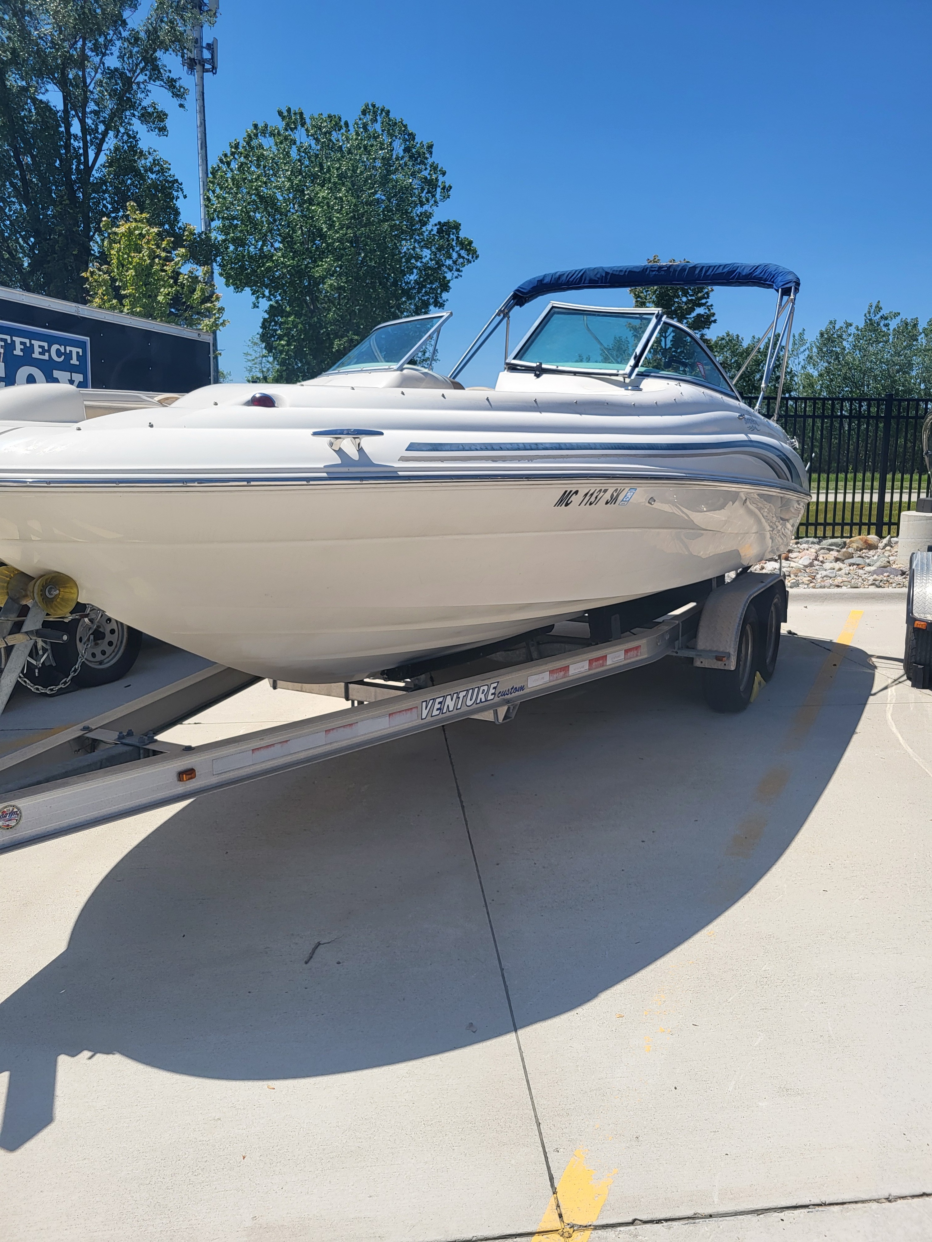 2002 Sea Ray SUNDECK 300 in harrison township MI