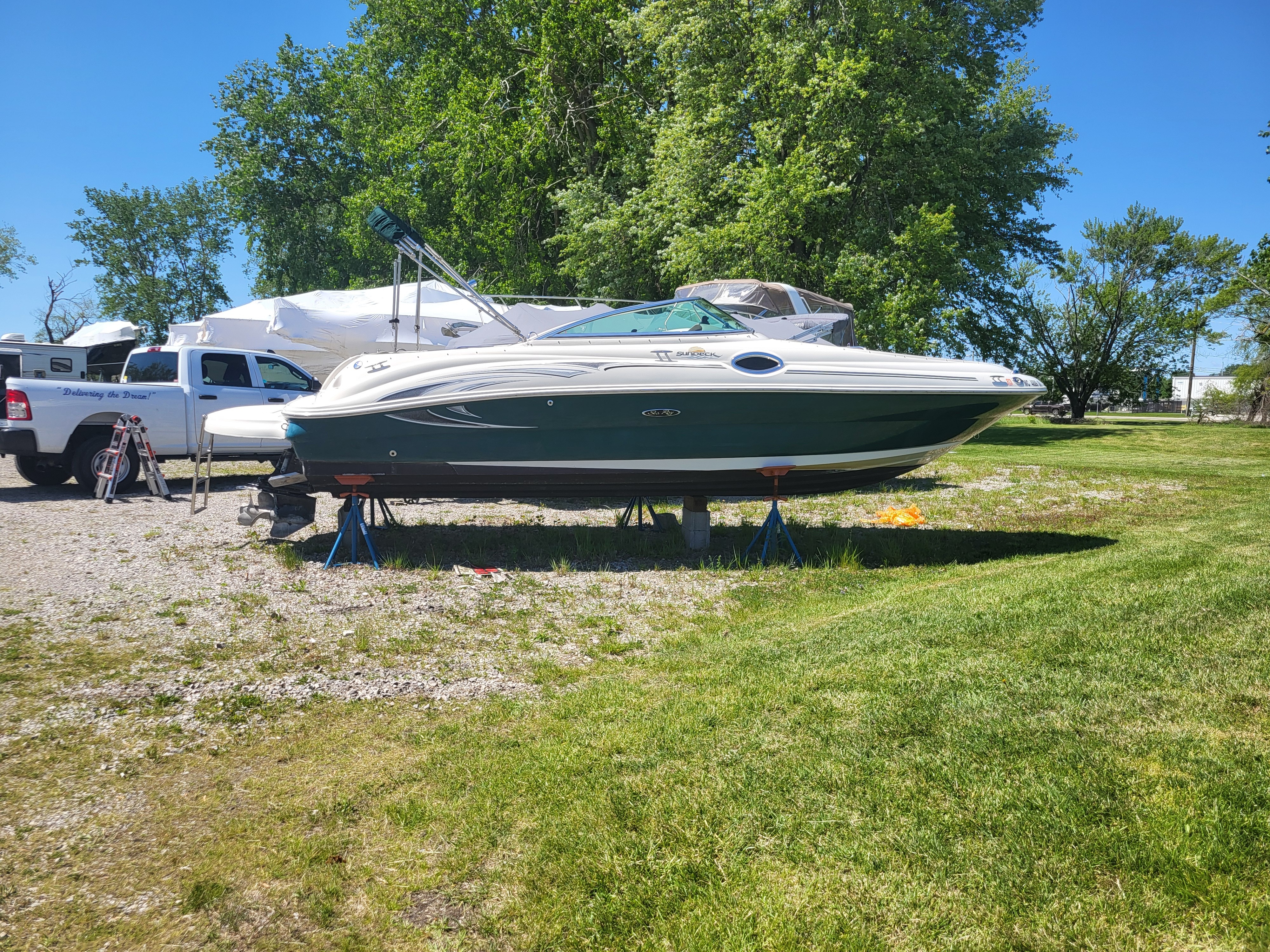 2005 Sea Ray SUNDECK 300 in harrison township MI