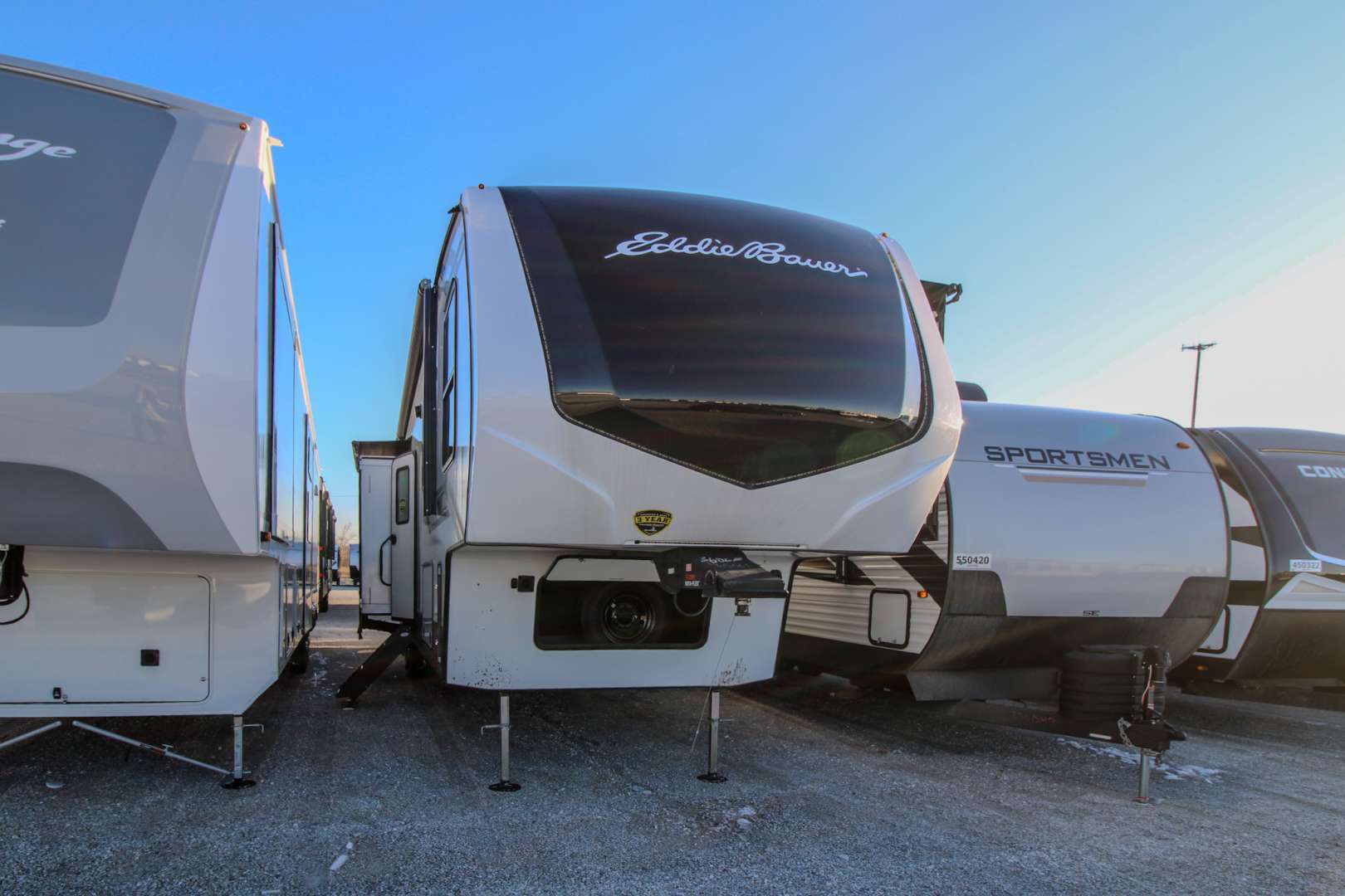 2024 Dutchmen Eddie Bauer 360LF in clinton MO