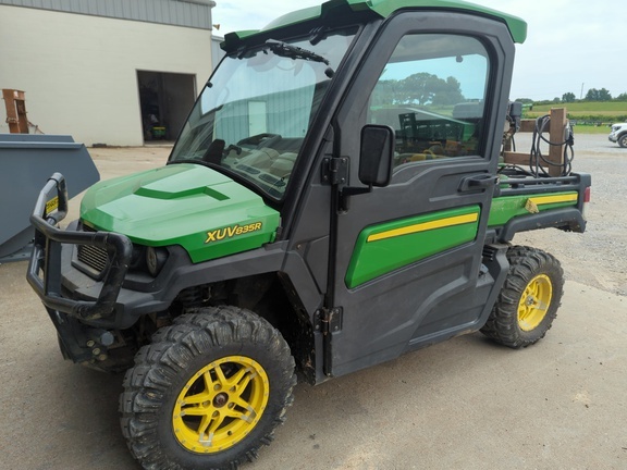 2020 John Deere XUV 835R in Dyersburg, TN
