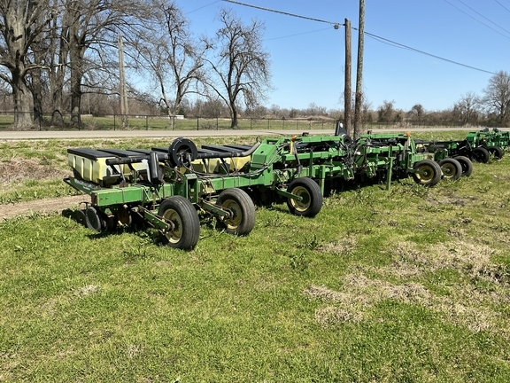 2000 John Deere 1720 in Tallulah, LA