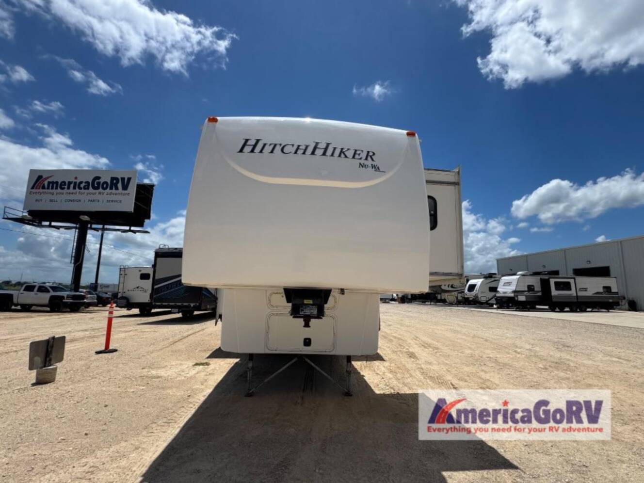 A photo of this 2011 Nuwa HitchHiker Discover America 300 FK