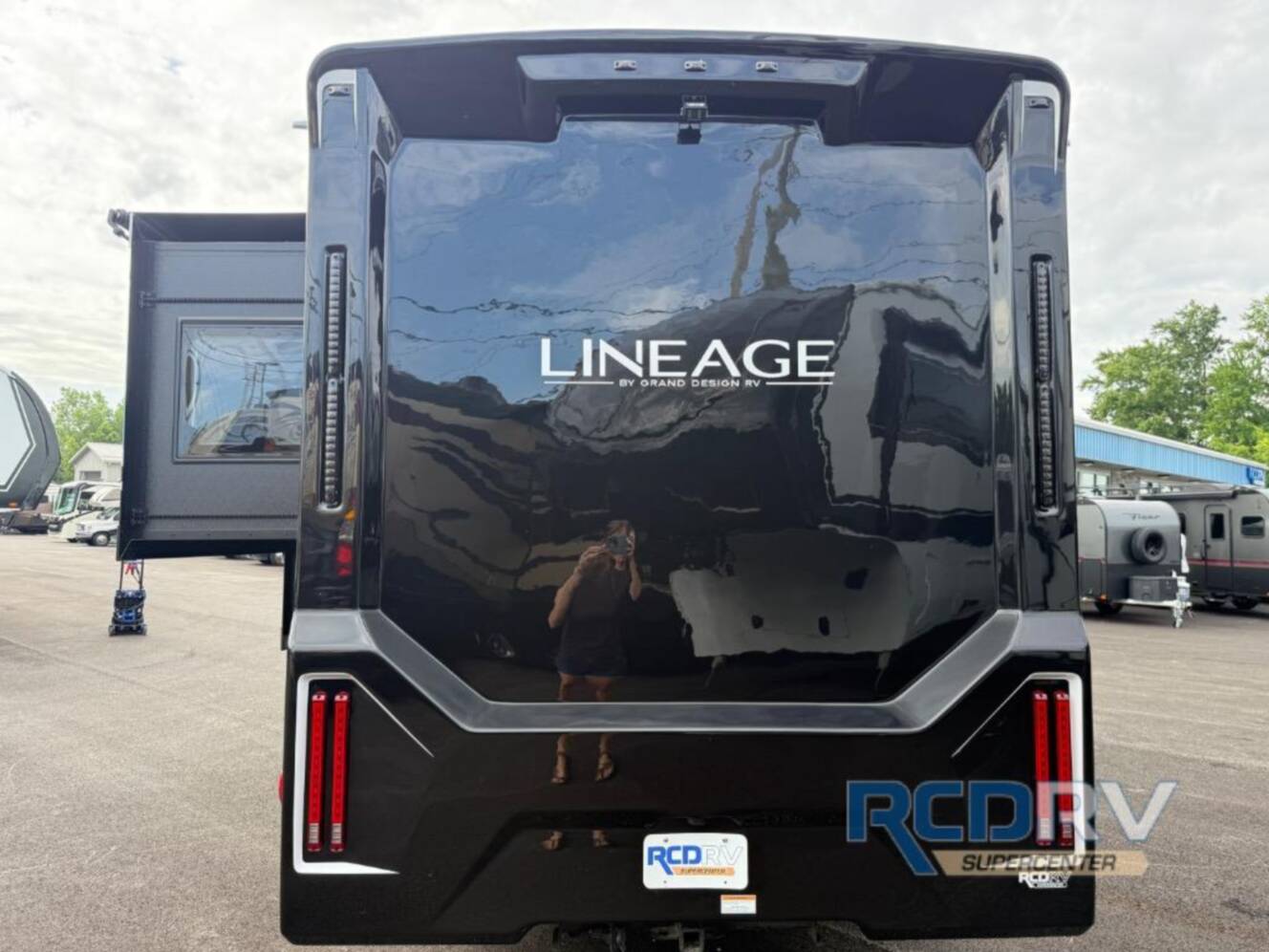 A photo of this 2025 Grand Design Lineage 25FW