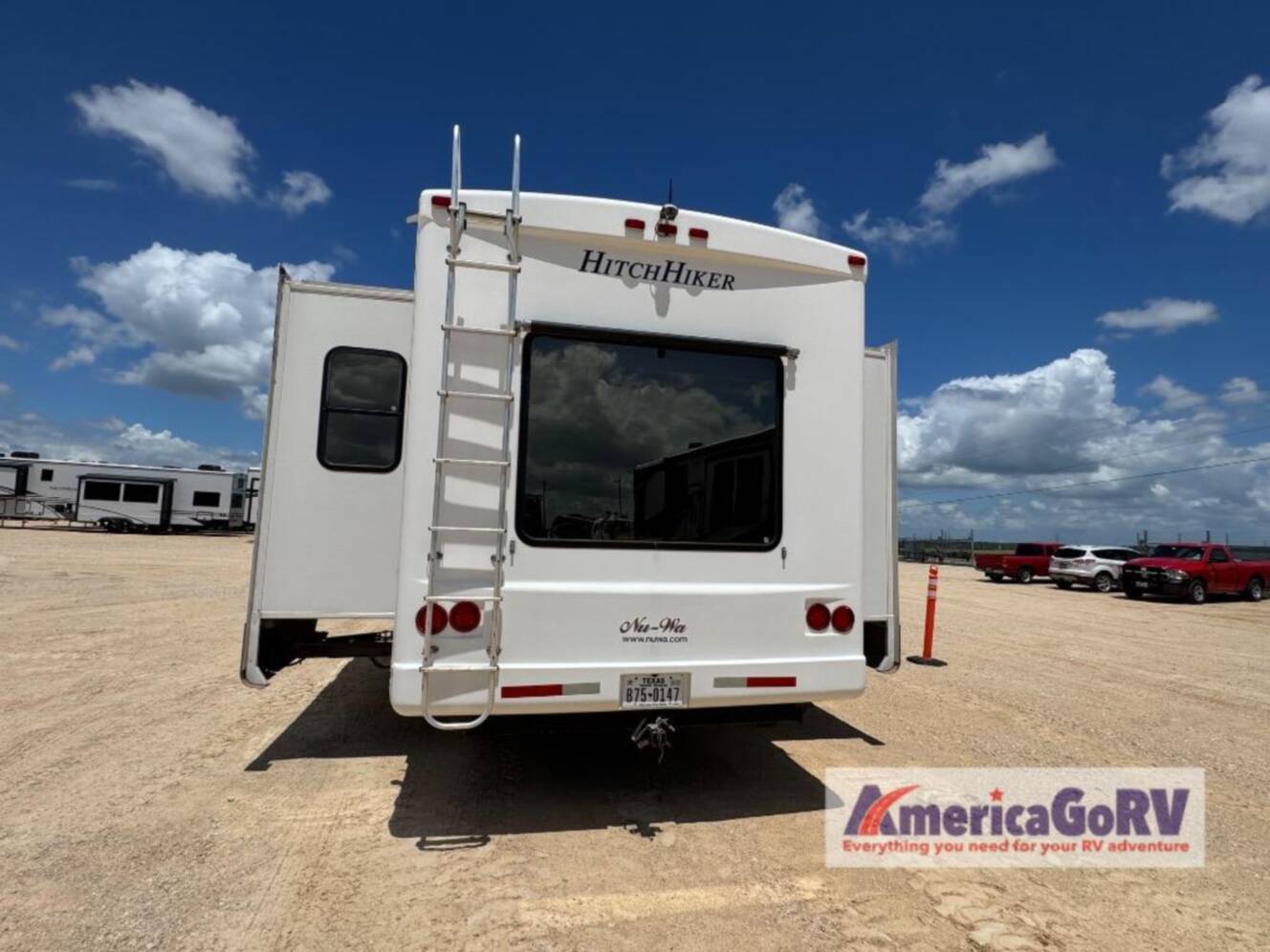 A photo of this 2011 Nuwa HitchHiker Discover America 300 FK