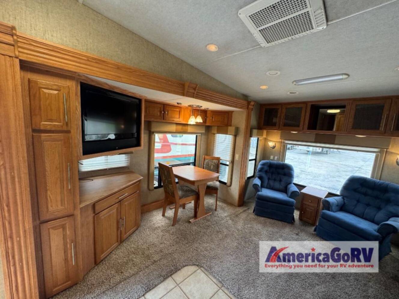 A photo of this 2011 Nuwa HitchHiker Discover America 300 FK