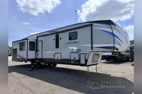 2022 Forest River Rv Cherokee Arctic Wolf Suite 3660 SUITE in coldwater MI