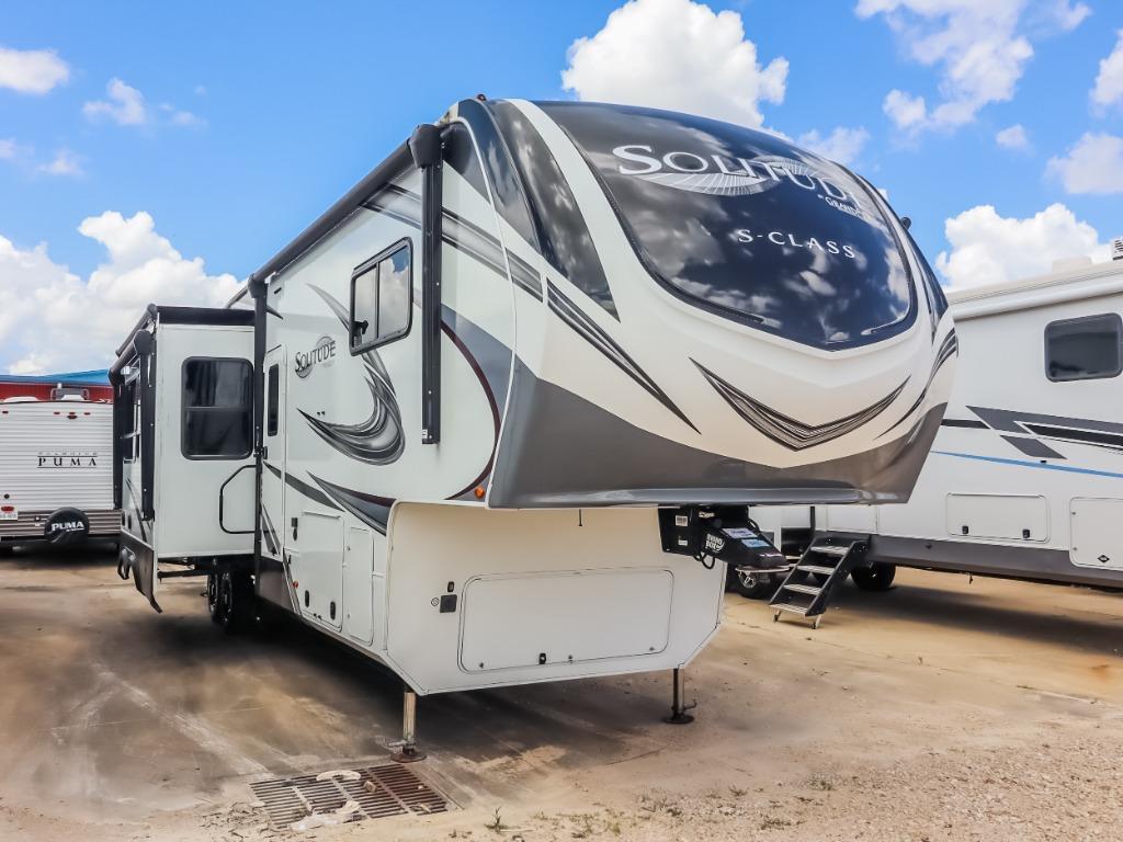 2022 Grand Design Solitude S-Class 3740BH in katy TX
