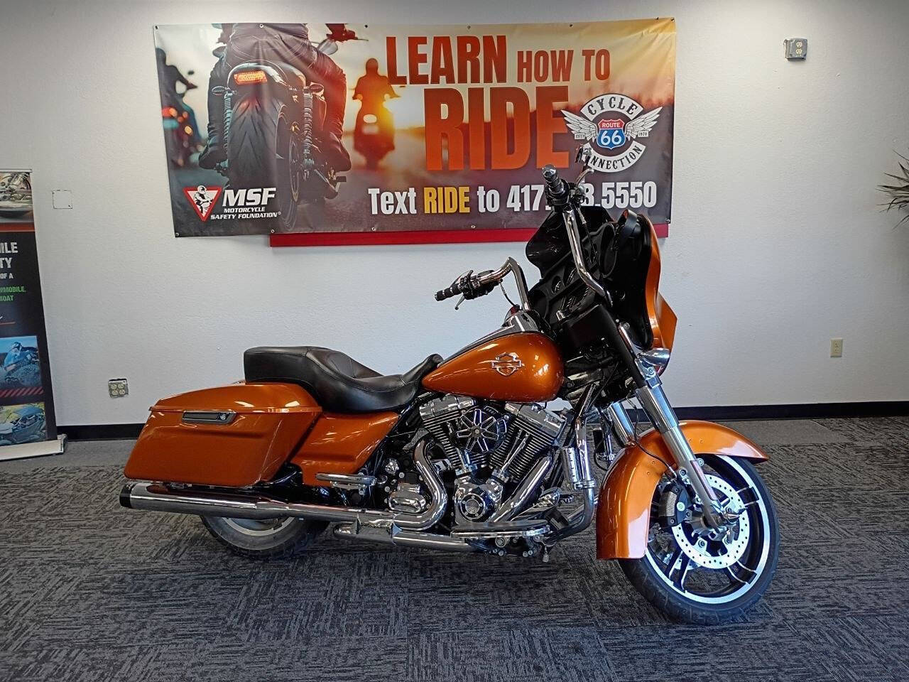 2016 Harley-Davidson Street Glide 1380 BASE in Joplin, MO
