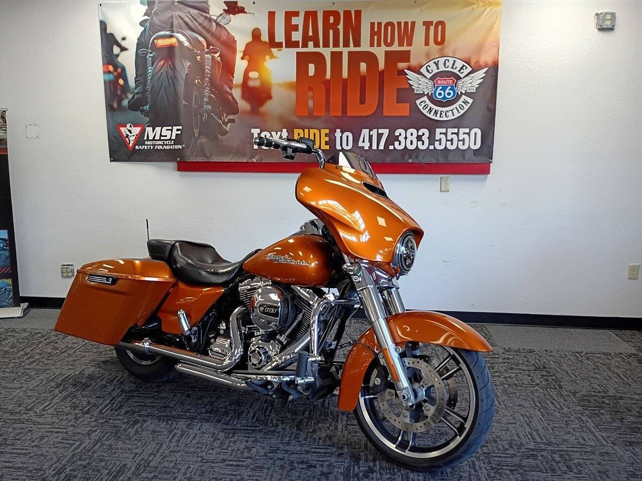 2016 Harley-Davidson Street Glide 1352 BASE in Joplin, MO