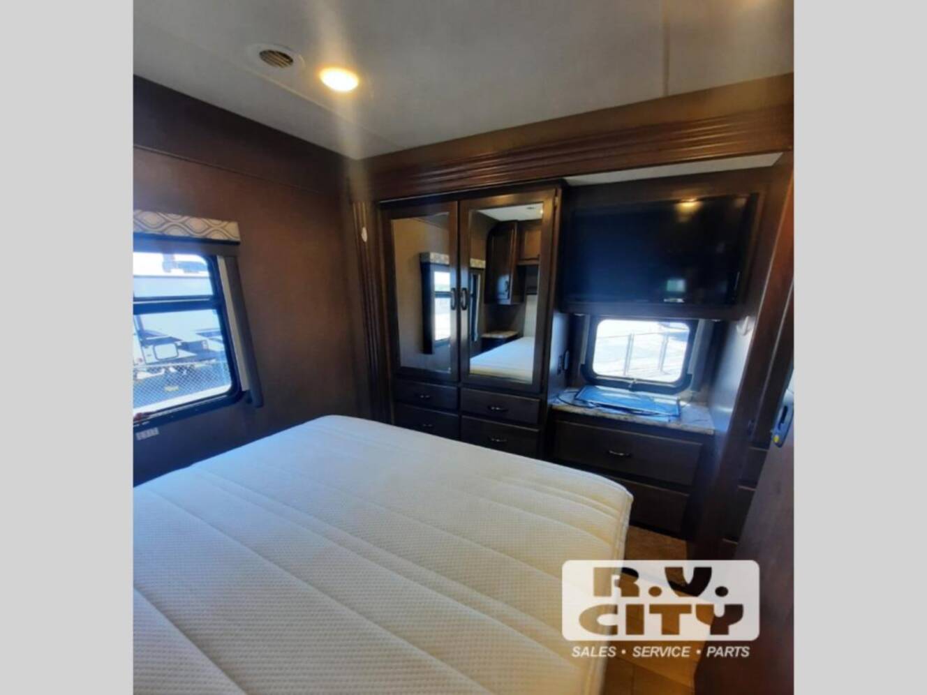 A photo of this 2019 Thor Motor Coach Freedom Traveler A30