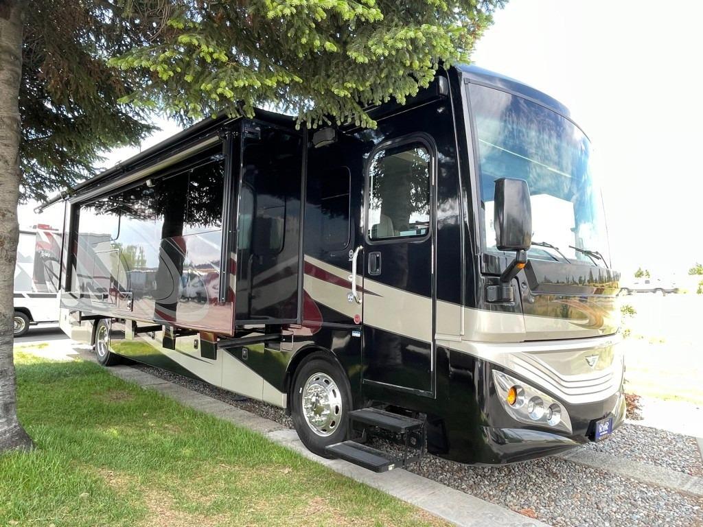 2019 Fleetwood Rv Pace Arrow 38F in liberty lake WA