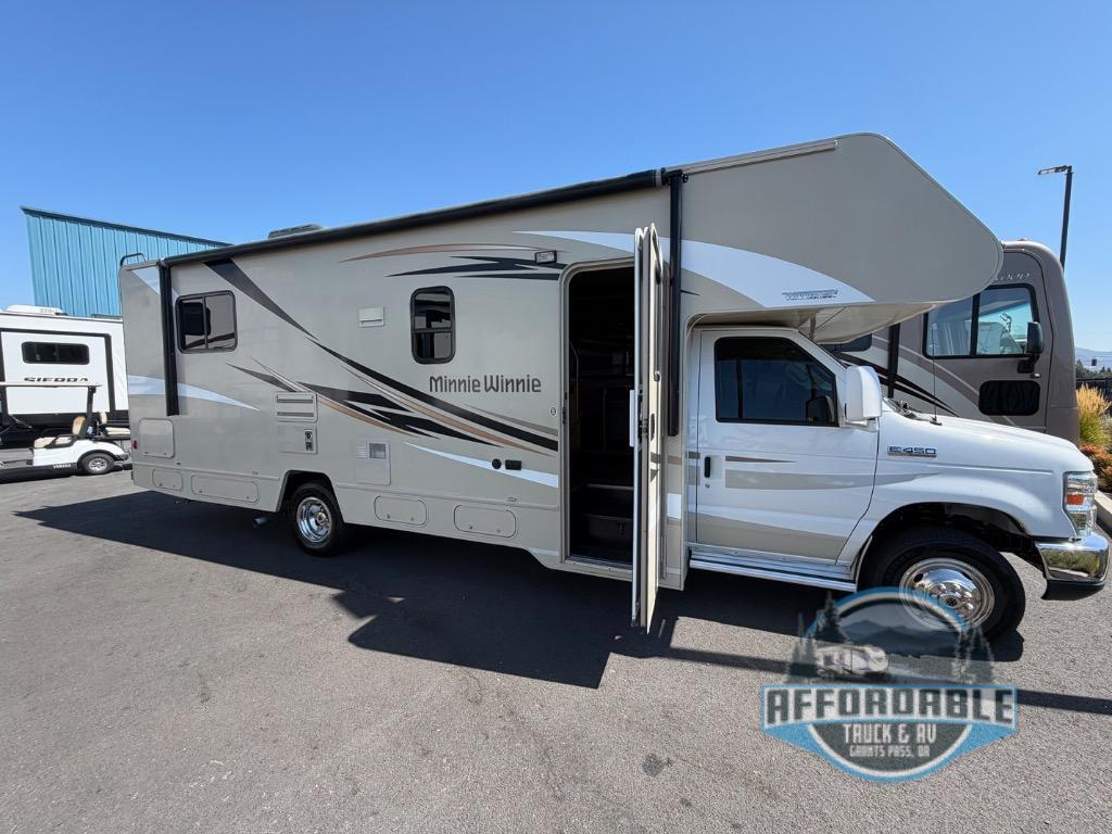 2016 Winnebago Minnie Winnie 27Q in grants pass OR