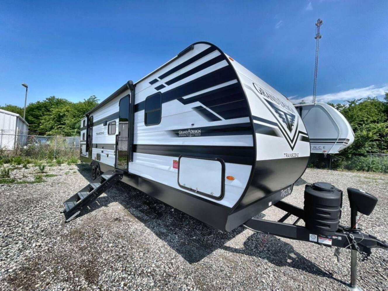 A photo of this 2027 Grand Design Transcend 325BHT