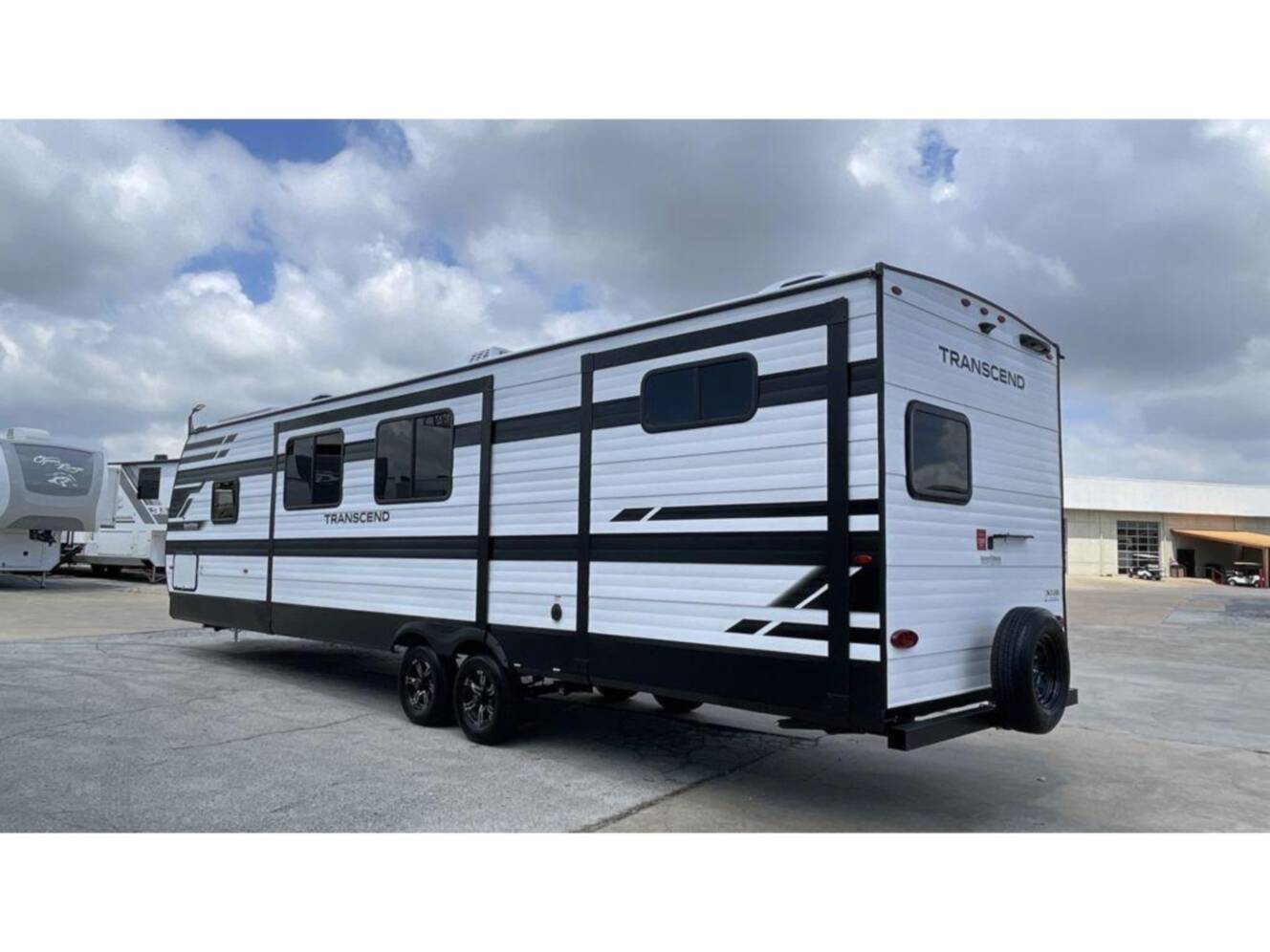 A photo of this 2027 Grand Design Transcend 325BHT